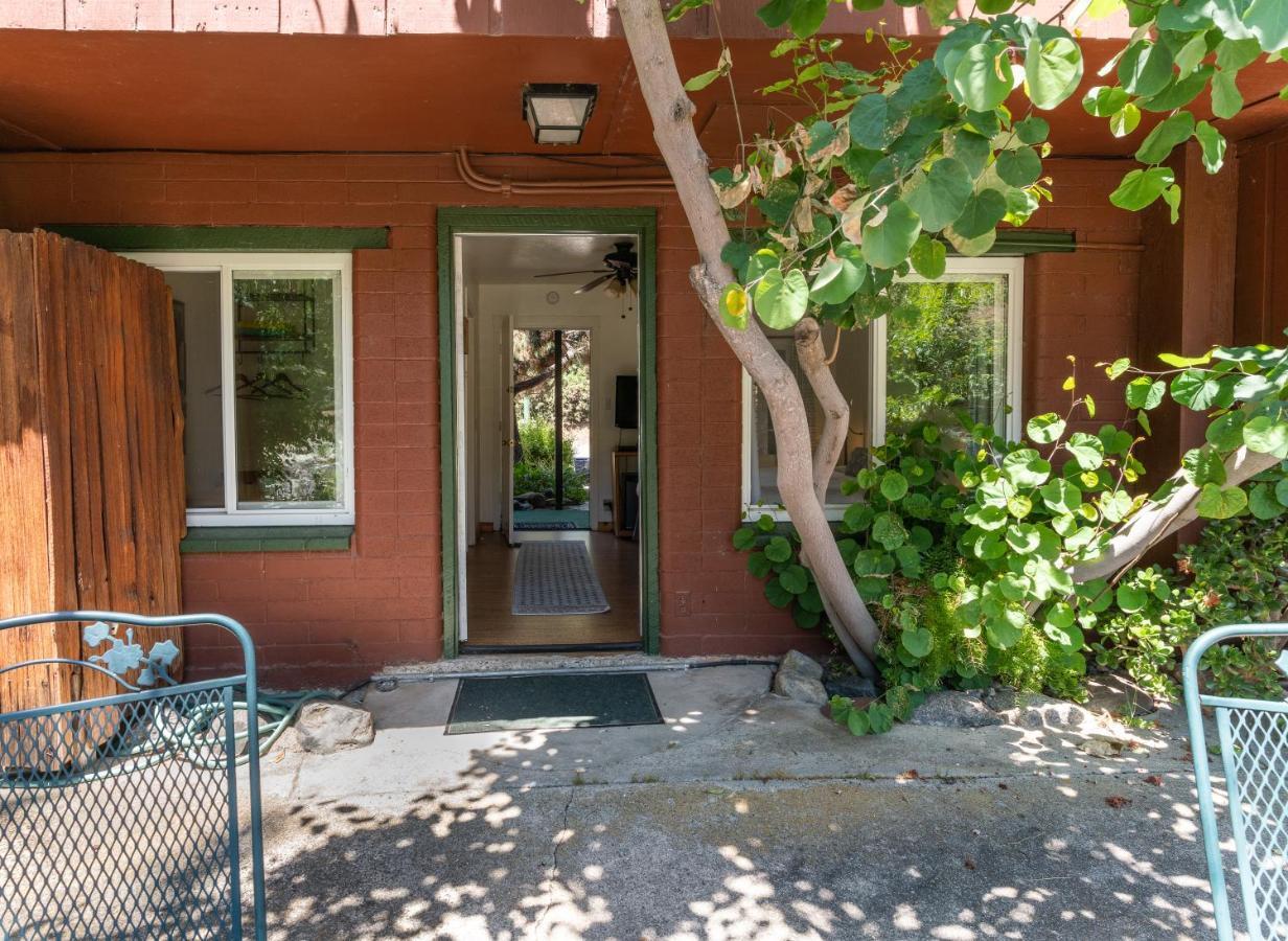 Buckeye Tree Lodge Three Rivers Exteriör bild